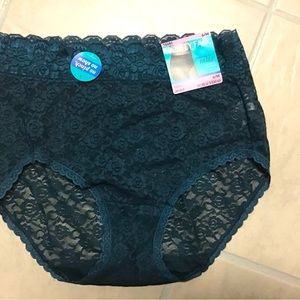 Vanity Fair flattering lace Briefs